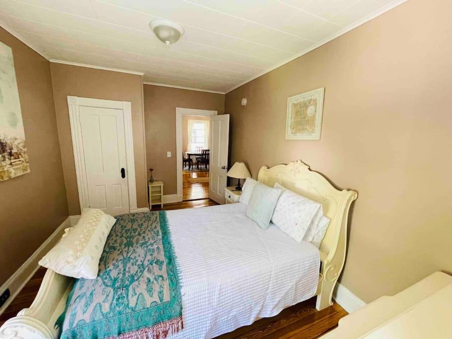 Delightful 2Br Apartment With Balcony - 15 Min From Mohegan Sun- Foxwoods Casinos & Mystic New London Exterior foto
